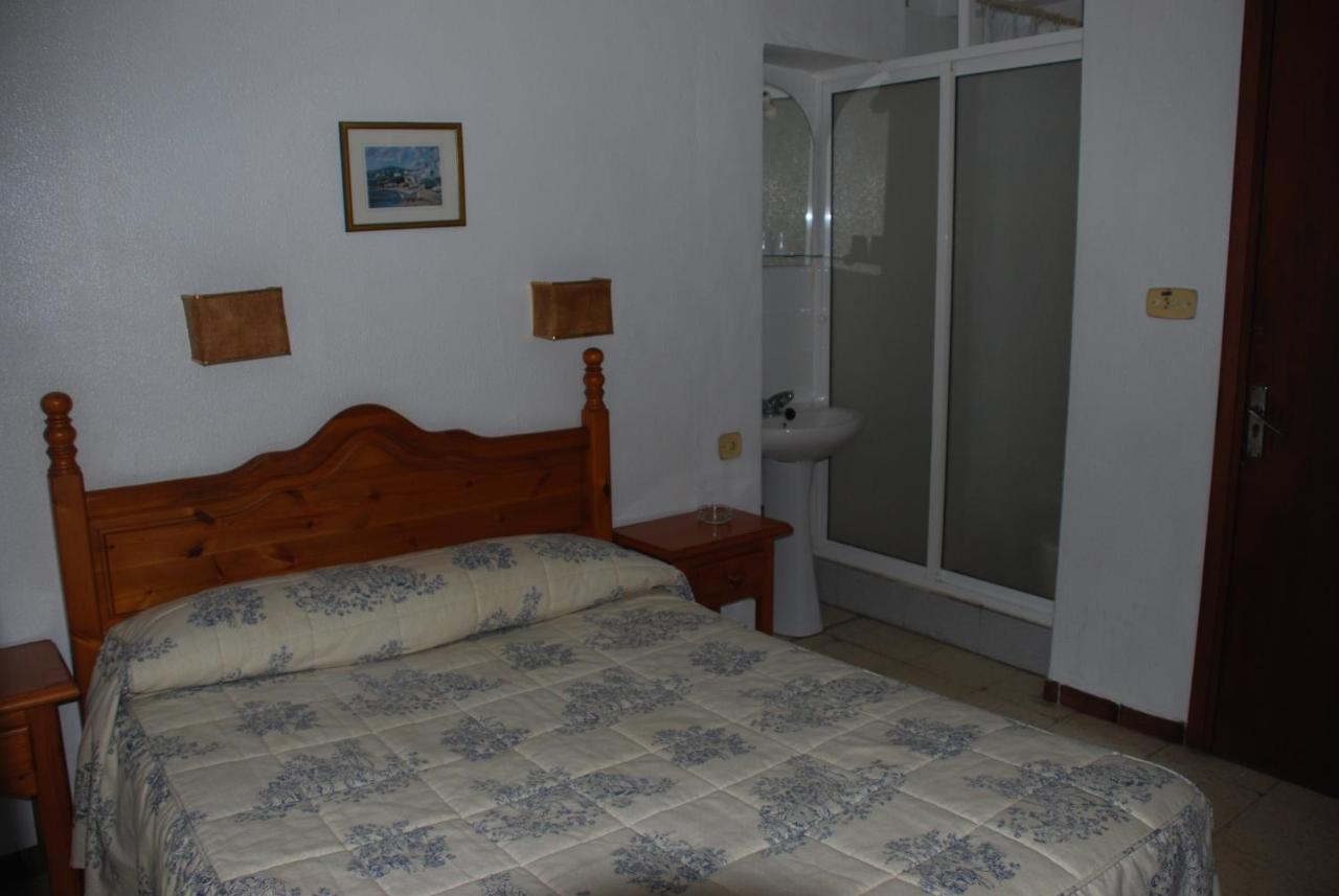 Pensión Versalles Algeciras Exterior foto